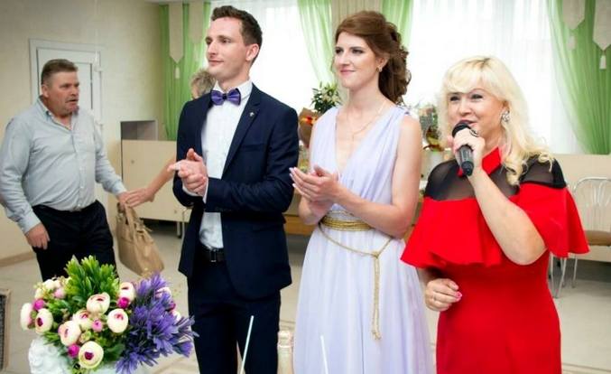 Ведущая на свадьбу в Минске Елена Матющенко